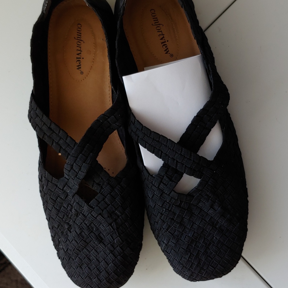 Comfortview Women's Black Woven Flats - Picture 3 of 5